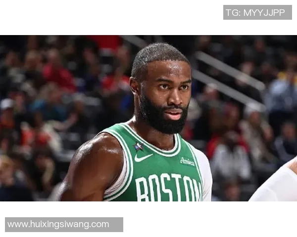 杰伦布朗如何在NBA赛场上展现领导力与全能才华的双重魅力